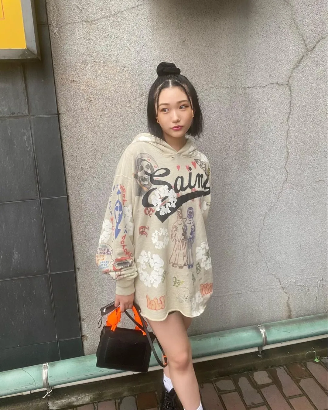 DENIM TEARS × ©SAINT M×××××× "SAINT TEARS" Graffiti Hoodie Joint Model Cotton Graffiti Hoodie Fully Printed Washed Distressed Holes Vintage Sweatshirt Gray S-XL Super Heavy Duty! The whole piece is printed with 35 screens and counterpoint printing!